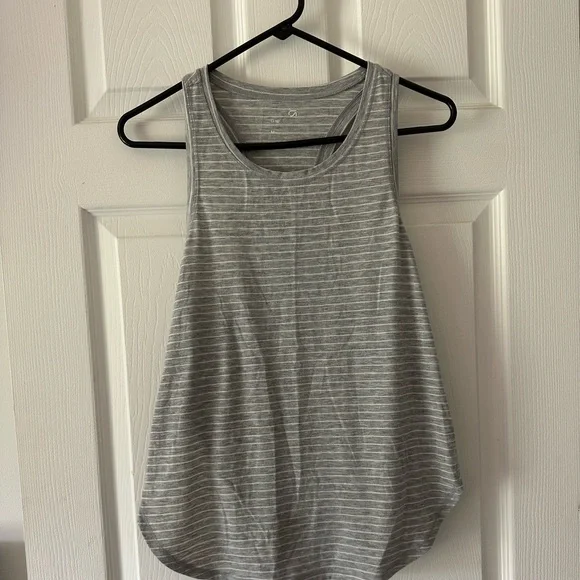Workout Gray and Black Sleeveless Tank Tops - Picture 14 of 14